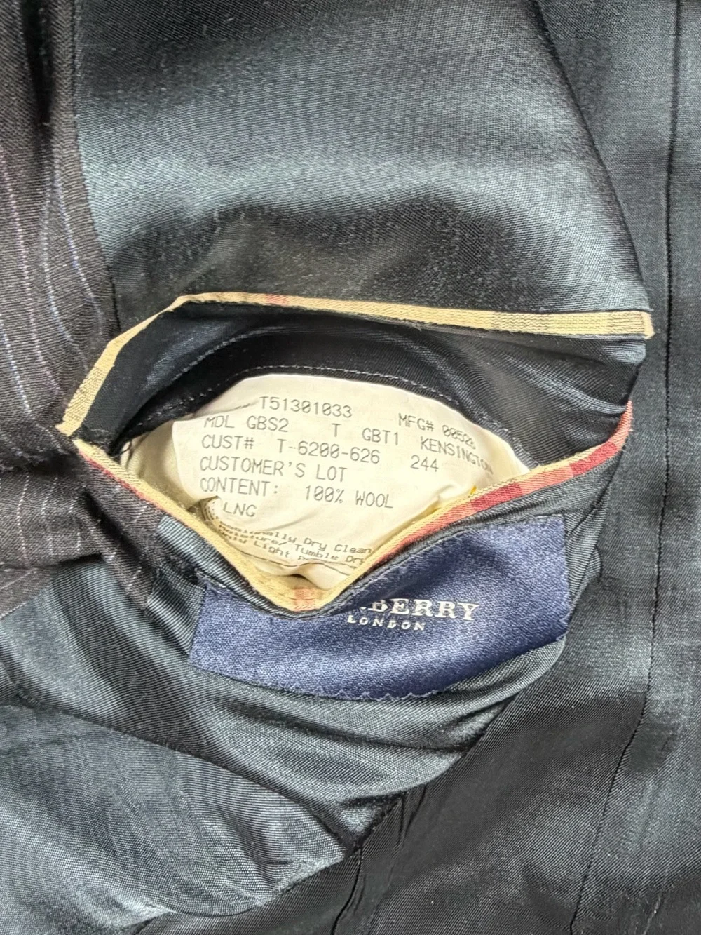 Burberry 46L 100% Wool Deisigner Men's Black Pinstripe Two-Piece Suit